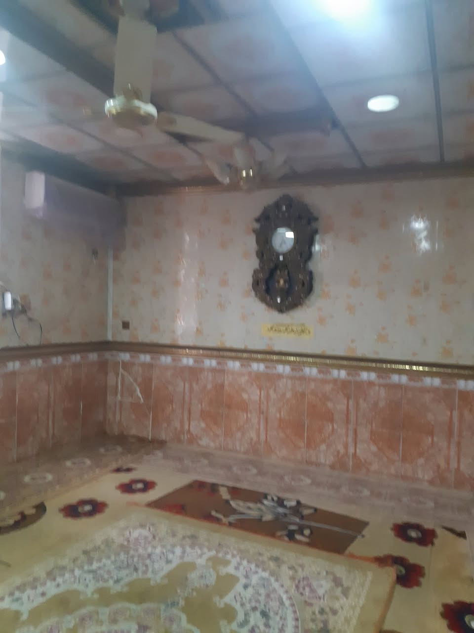 السلام عليكم
بيت  200 م طابو صرف
حي العسكري منطقة ال 5000
بناء قديم كونكريت مسلح
قريب على جسر المشاة في شارع القرشي
يحتوي على 4 غرف نوم
وصالة واستقبال ومطبخ و2 مكشوفات
السعر 160 مليون  وبيه مجال
هاتف
***********
