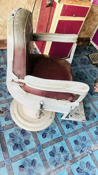 كرسي حلاقة • للبيع • خاص