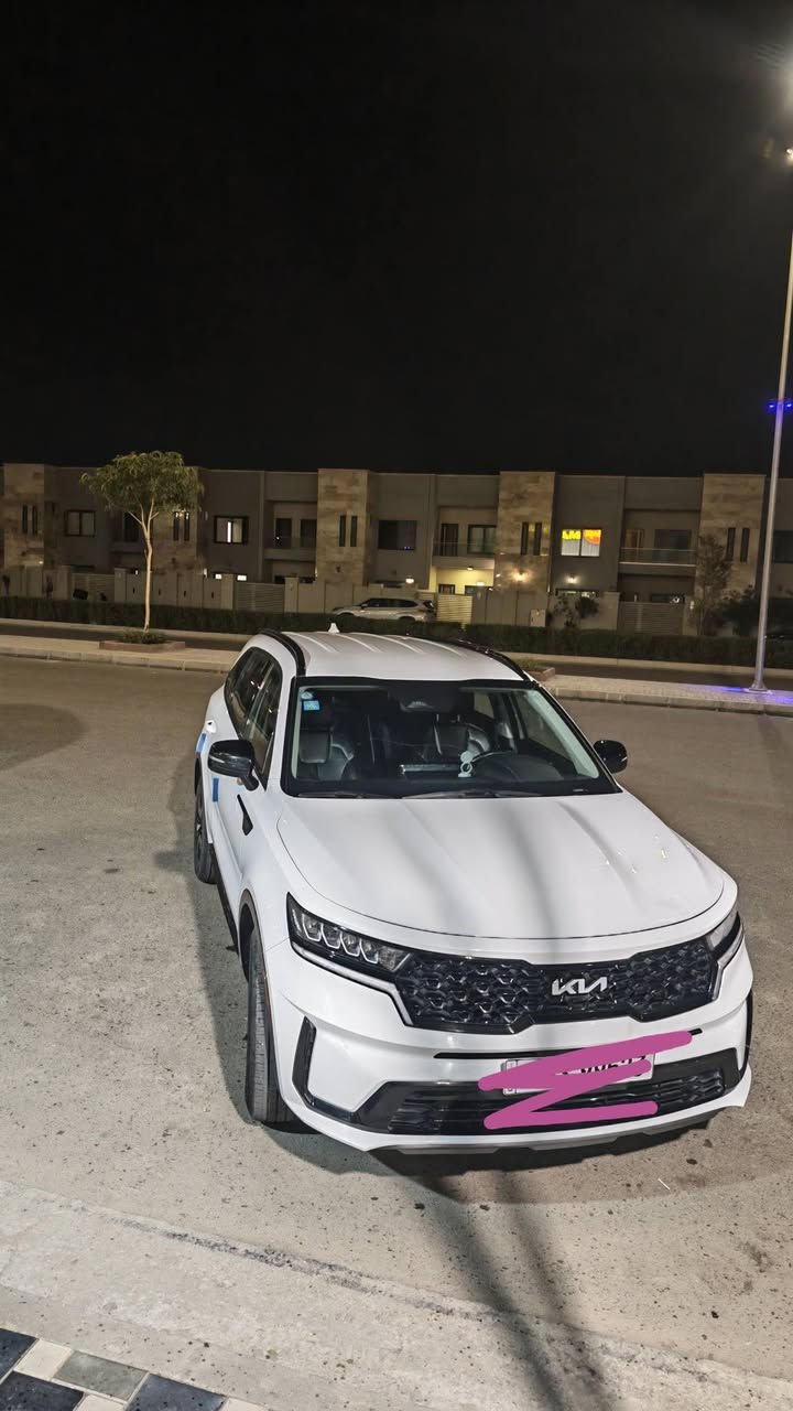 للبيع سورنتو موديل 22 سبعة راكب محرك تيربو 2500 وارد امريكي  رقم بغداد حادث بسيط جدا ضربة بسيطة بالدعامية وتعديل بارد بالبنيد لا يوجد فيها صبغ ابدا صور الحادث موجودة فول مواصفات عدا البانوراما ممكن الاتصال على الرقم ***********  يوجد وتس اب السعر بالخاص ،
