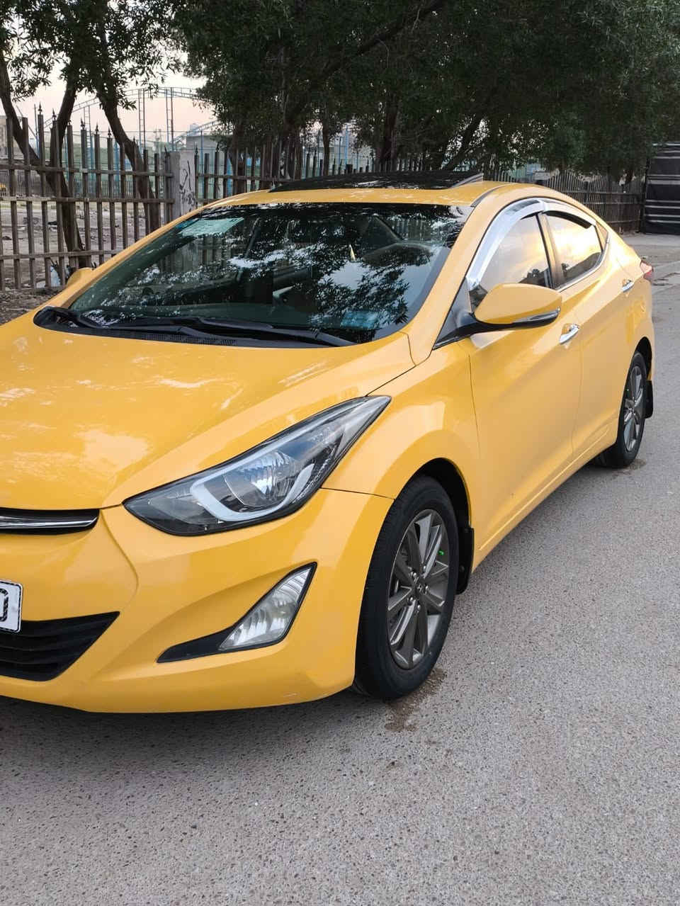 السلام عليكم النترا موديل 2015 خليجي مكفولة من الحادث والمعجون فول مواصفات عدا البصمه مكينه 1800 دوش السونار مرفق بلمنشور رقم بغداد بسمي مصفره هيئة وغرامات مكان بغداد السيارة جاهزه من جميع النواحي 
***********
