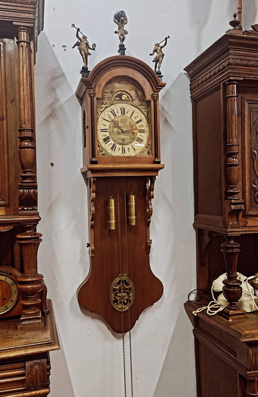 تحفه من الجمال القديم جدآ ساعه الماني وتاريخ وقمري اصل محل سليمانيه سروري وات ساب *********** توصيل موجود
