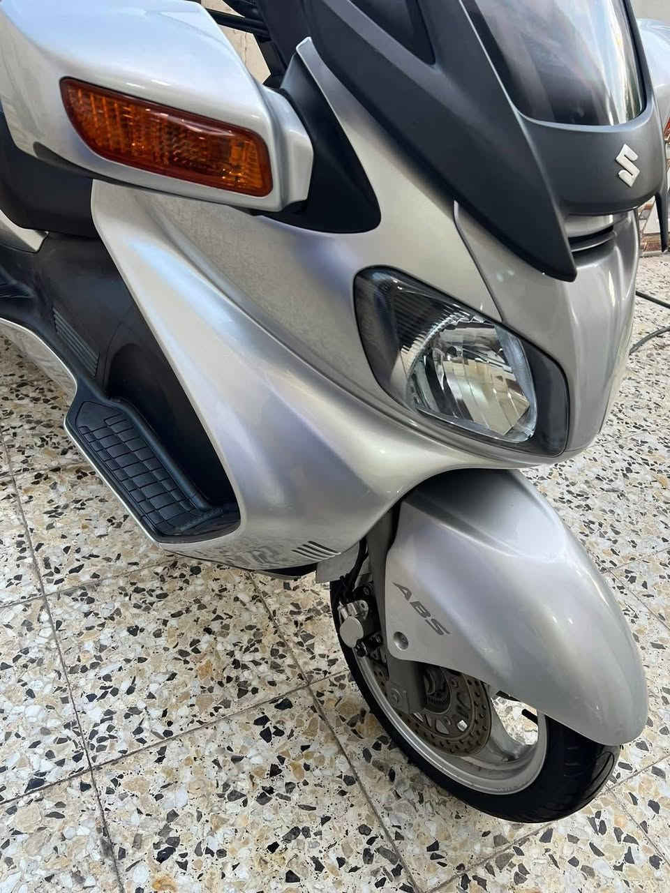 سلام عليكم
سكاي ويف ٦٥٠
دراجة بلادي مال رمبة
كهرباء كلها شغالة
محرك صفاره
فرامل ABS
بوار مود شغال
كير اوتو +تيبيترونك
مكفولة
مرايات كهرباء
نظام ضؤء اوروبي
ويل نضيف جدا
تيرات نضيفات
متواجد على الرقم
***********
