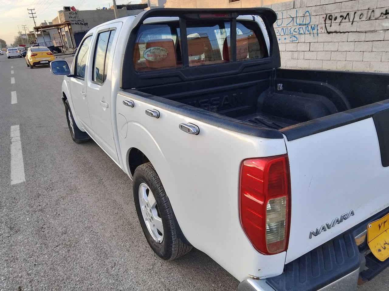 نيسان نافارا موديل ٢٠٠٩
كير عادي رقم سليمانية سنوية ساقطة باسمي 
محرك جديد مال نافارا 
ضررها
ضربة خفيفه  باب الله خلف السكن  كما موضح بالصور (غير مصلح) وبيها بارد قليل ملاحظات
الباقي بدون ضرر
موقع كركوك 
بيها بطاقة بنزين
رقمي 
***********
