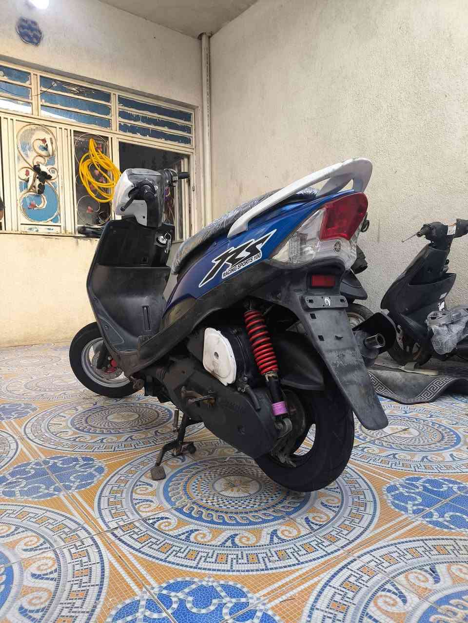 ماكس عدلهه ! للبيع 
مكينه 55 هاون 
كلچات عليهن ادامه 
بريكات فول
كهربائيات كلها شغاله 
سلف هندر
دراجه جاهزة للاخير 
اوراق للأستفسار اكثر اتصل ***********
السعر 725 وبيها مجال للشراي
