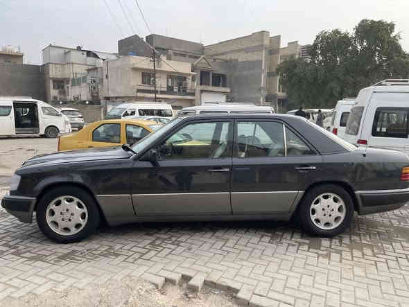 السلام عليكم ورحمة الله وبركاته 
مرسيدس دب 

موديل 1992

مكينه وكير vvt  جديد 

حداديه صدر امامي خلفي جديد 

تبريد ثلج +تدفئه

رقم سليمانيه انكليزي تحويل ثاني يوم او شوكت ميعجبك 

مكفوله من الضرر والكص  

ملاحظه ؛ مصبوغه عام للجماليه فقط

مكاني بغداد مشتل  

السعر 58 بيها مجال للطيبين
 
للاستفسار ***********

واسف على الاطاله
