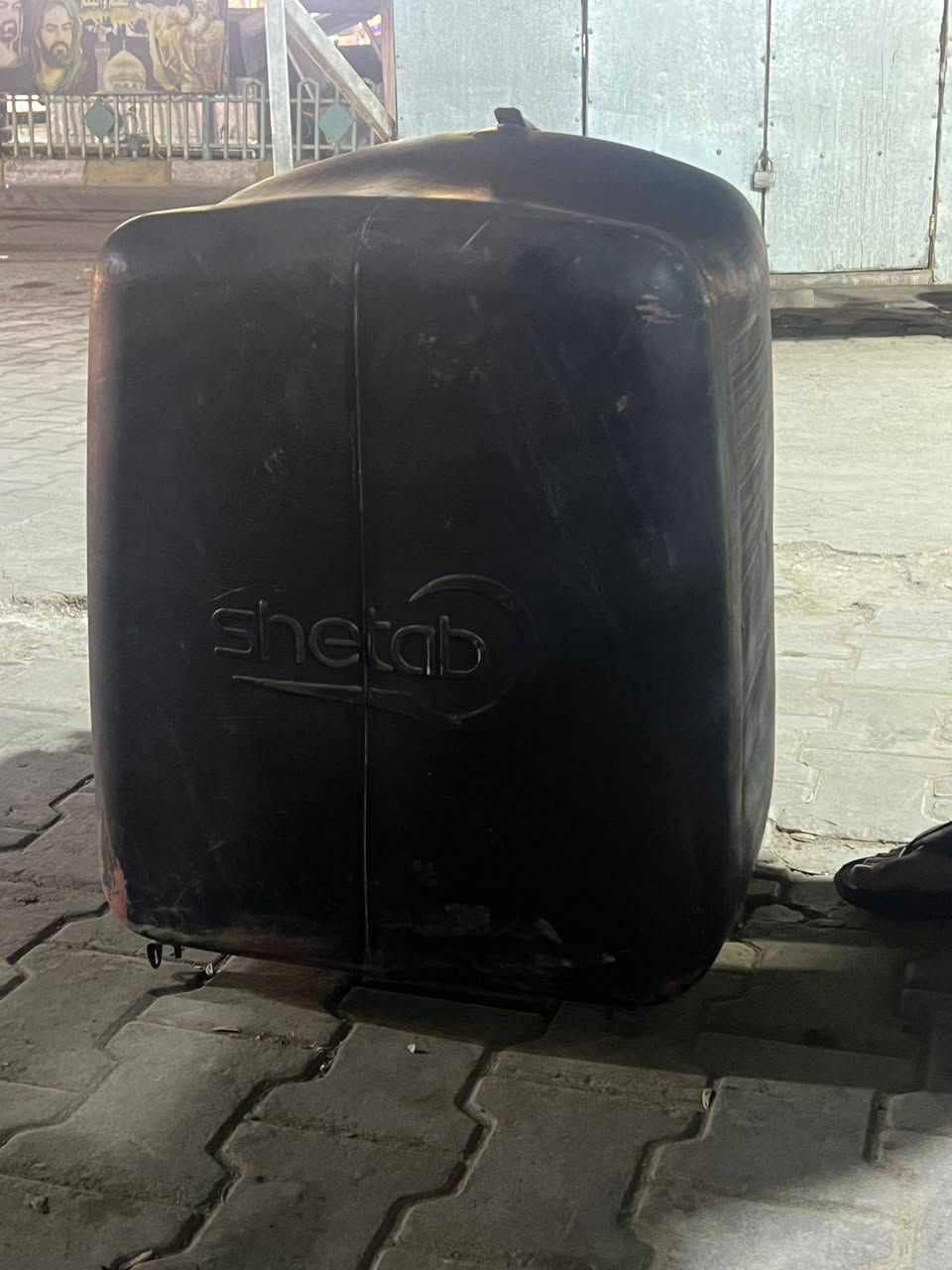 سلام عليكم بوكس للبيع جان احمر وصبغته وبي كسر من جوه كلشش قليل حته مامبين سعر 30وبيه مجال مكاني مدينه الصدر 

***********
