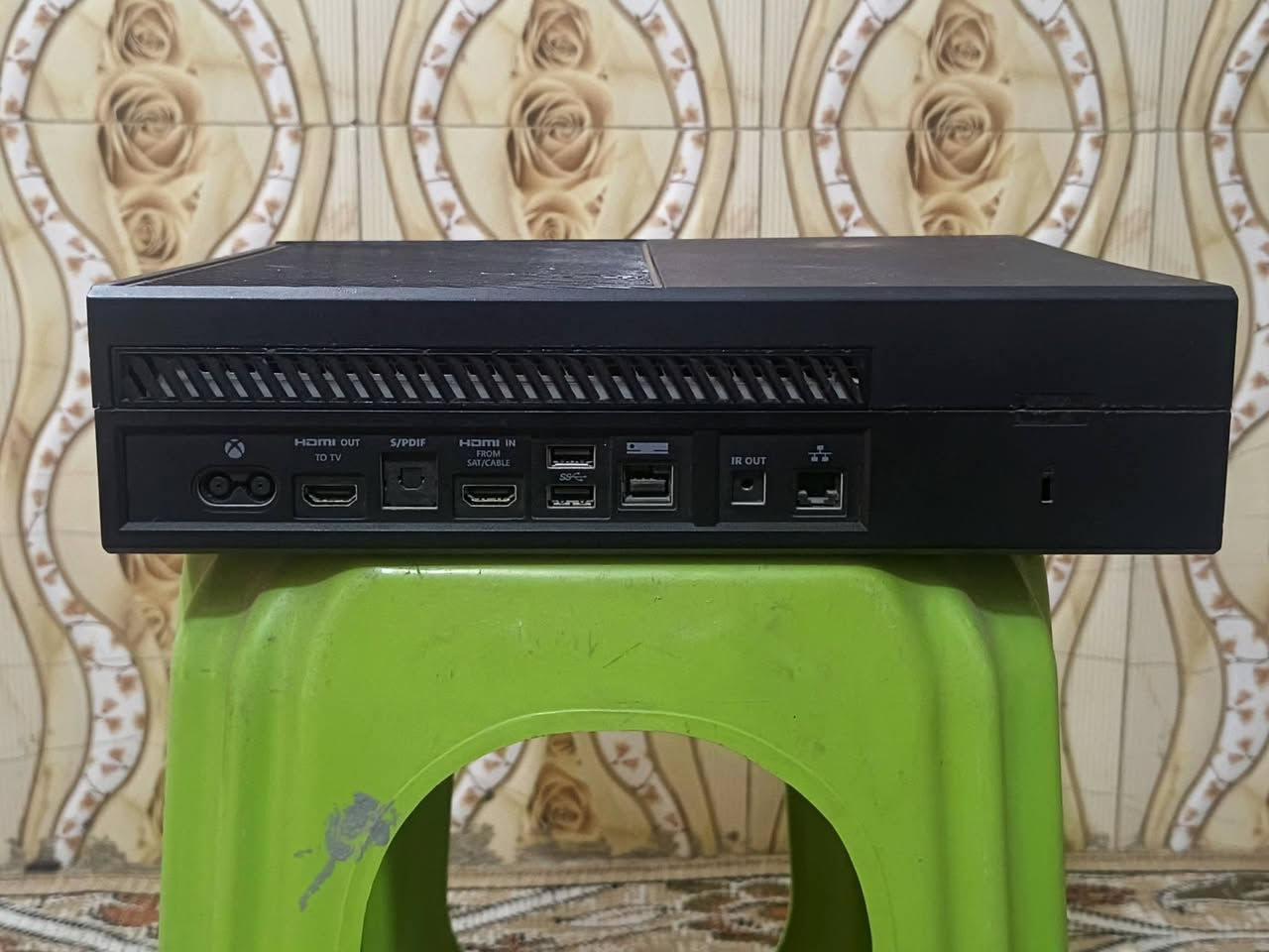 سلام عليكم شباب عندي اكس بوكس وان فات كامل ملحقاته بي عطل فقط القرص ما يطلع والتشغيل من الجوستك بطنه بيس2019ويا بيس2020 ويا كود 11 رايده ب100وبي مجال بسيط عنوان بغداد مدينه الصدر قطاع 20 رقمي (***********)
