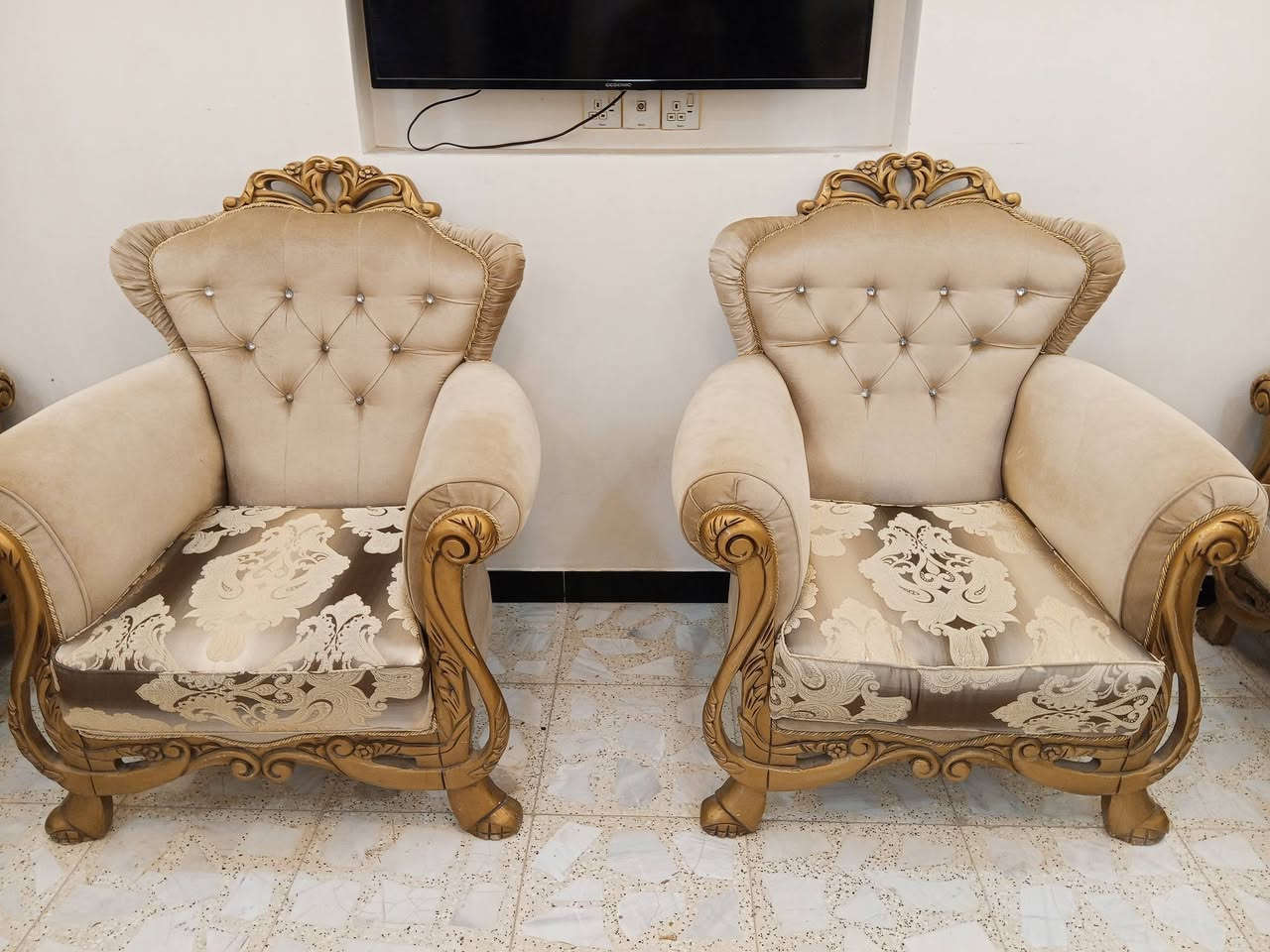 تخم تركي للبيع 10 مقعد النظافه 100 المكان بغداد التواصل على هذا الرقم واتساب اتصال     ***********
