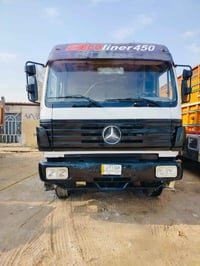 07718307648,,,07811143774