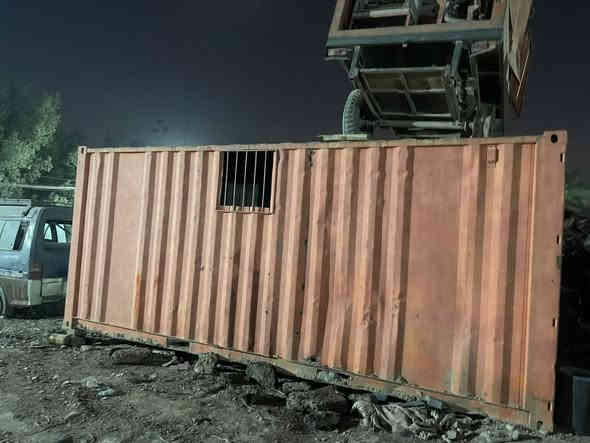 سلام عليكم حاويه للبيع 6 م 
بغداد - البنوك 
9 اوراق 
***********
