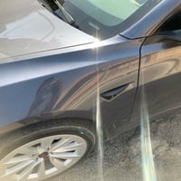 للبيع تسلا ٣ ٢٠٢٢ تك ماطور  ضرر صفحة الراكب ماشيه ٥٨ الف ميل قابل للزي...