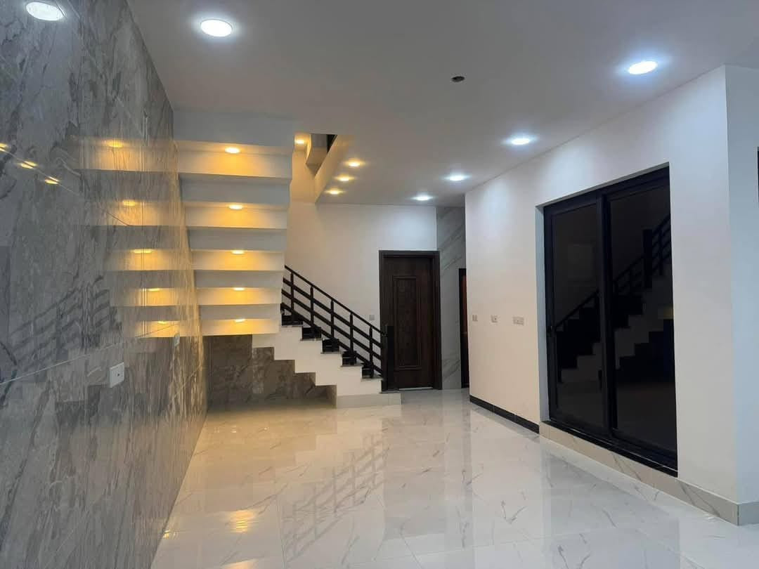 حي الجهاد الظباط 📍موقع مميز

السلام عليكم
يعلن #مكتب_أرض_الخير 🏠

دار للبيع منطقة ضباط المساحة 150 متر 

الواجهة 6 نزال 25 بناء حديث غير مسكون

 يحتوي على 4 نوم صحيات عدد 3 

الاستفسار *********** اتصل
