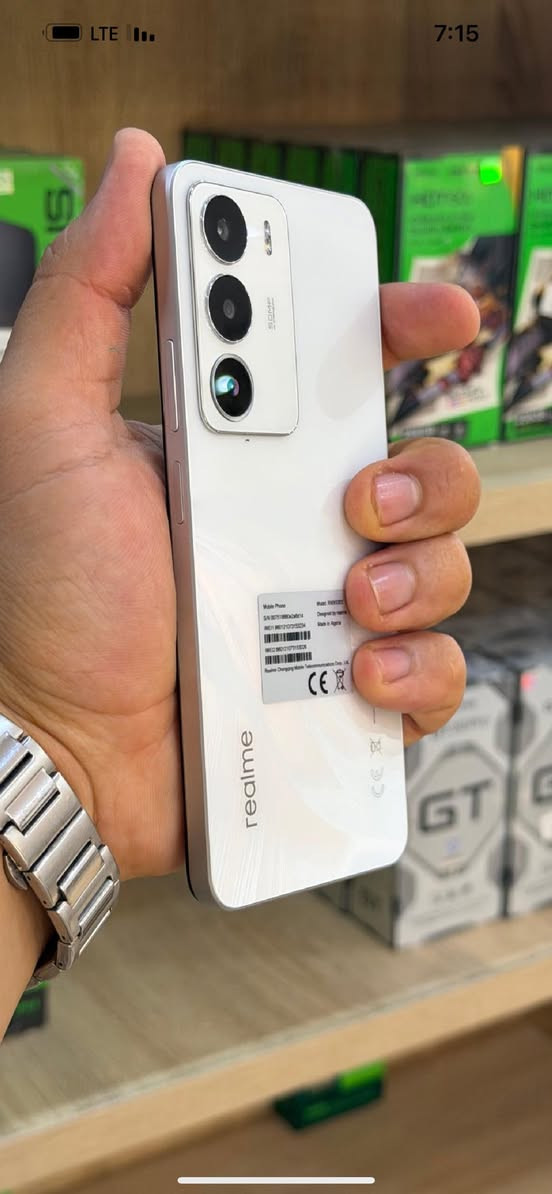 📱 عـــرض خـــاص: هاتف Realme C71 جـديـد كـرطـونـة! ✨
للبيع هاتف Realme C71 الأنيق، الخيار المثالي الذي يجمع بين الأداء السلس، التصميم العصري، والسعر الجد مميز! هاتف متكامل وقادر على شقاه للاستخدام اليومي وتصفح الإنترنت والألعاب.
💡 أهم مواصفات ومميزات الهاتف:
• الأداء الخفيف: معالج (بروسيسور) ممتاز وسريع يضمن لك تجربة سلسة وخفيفة بدون تشنج (ما يتبلوكاش).
• البطارية: بطارية ضخمة تصمد معك طوال اليوم وأكثر في الاستخدام المكثف.
• التصميم: مظهر فخم وعصري مع حواف مسطحة مريحة جداً في اليد.
• الحالة: الهاتف جديد تماماً (علبة مغلقة غير مفتوحة).
📦 التوصيل والدفع (أمان كامل):
• التوصيل السريع: متوفر الشحن والتوصيل مباشرة إلى باب منزلك.
• ضمان الفحص: الدفع لا يكون إلا عند الاستلام؛ افتح علبتك، افحص الهاتف وتأكد من خفته بنفسك، ثم ادفع لعامل التوصيل وأنت مرتاح
 البال! 🤝:

الكمية محدودة جداً، احجز هاتفك الآن ولا تضيع الفرصة! 😉


**إذا كنت صاحب هذا الإعلان وتريد حذفه لأي سبب، رجاءا أرسل رسالة إلى الدعم الفني**
