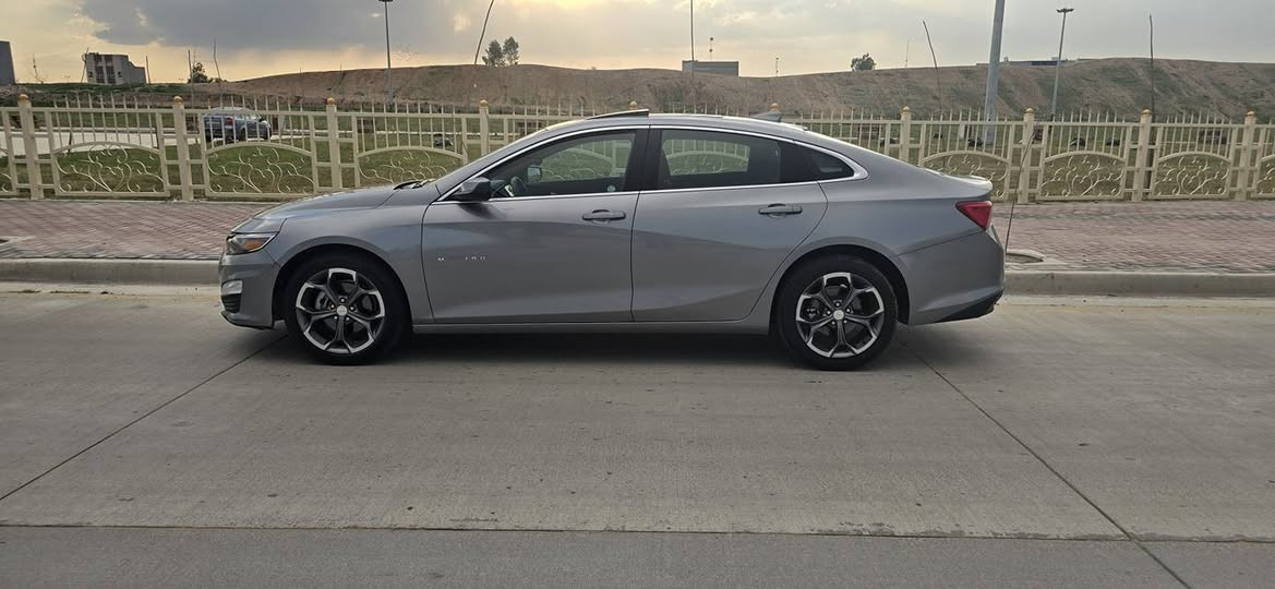 ماليبو 2024
فول 1\1
محرك 1500
ماشيه 60 
رقم اربيل بيع ومراوس طختها بسيطه خشم الجاملغ والباب الخلفي  نص باردبس  والباقي كفاله بيع. ومراوس السعر  ١٢٥ورقه 
***********
