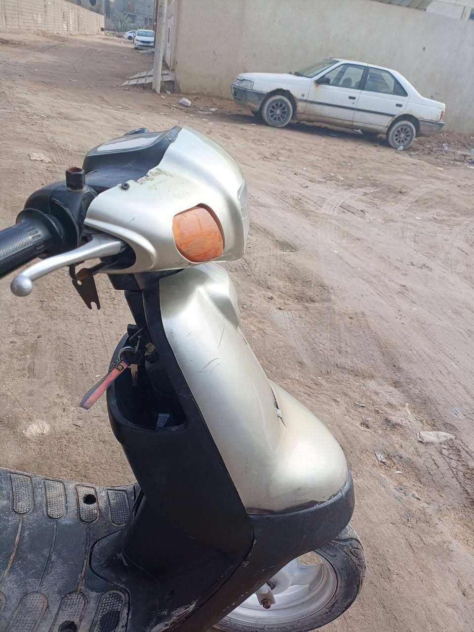 السلام عليكم دراجه للبيع كايمه ابيع كوم حديد سعر 110وبيها مجال العنوان بصره ابي الخصيب البهادريه رقم ***********
