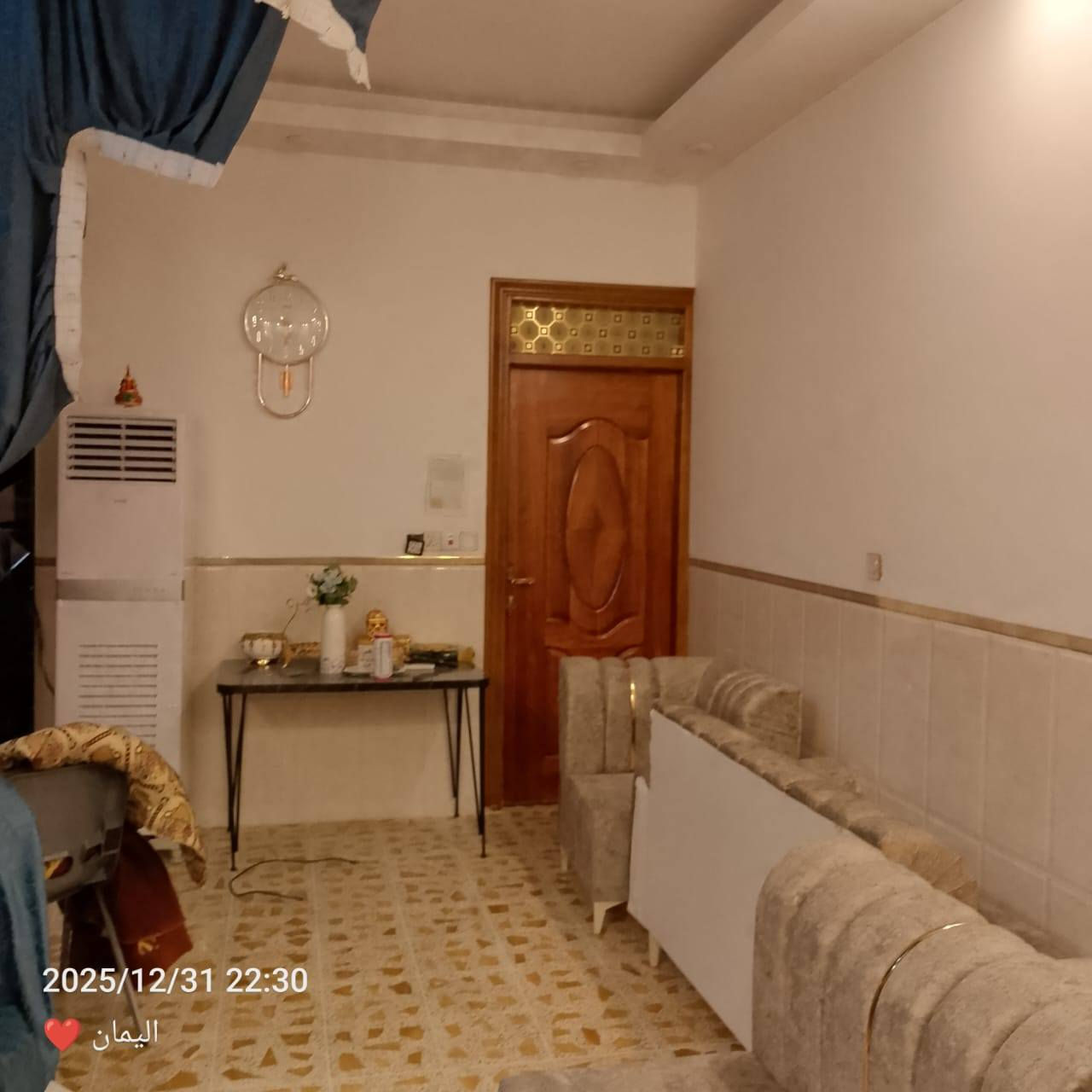 دار للبيع حي الجامعة المساحه ٢٠٠م طابقين ٤غرف الطابق الأول غرفتين وصاله ومطبخ ستقبال كراج صحيات الطابق الثاني غرفتين وصاله ومجموعة صحيات سنه البناء ٢٠٢٣ للستفسار اتصل ***********
