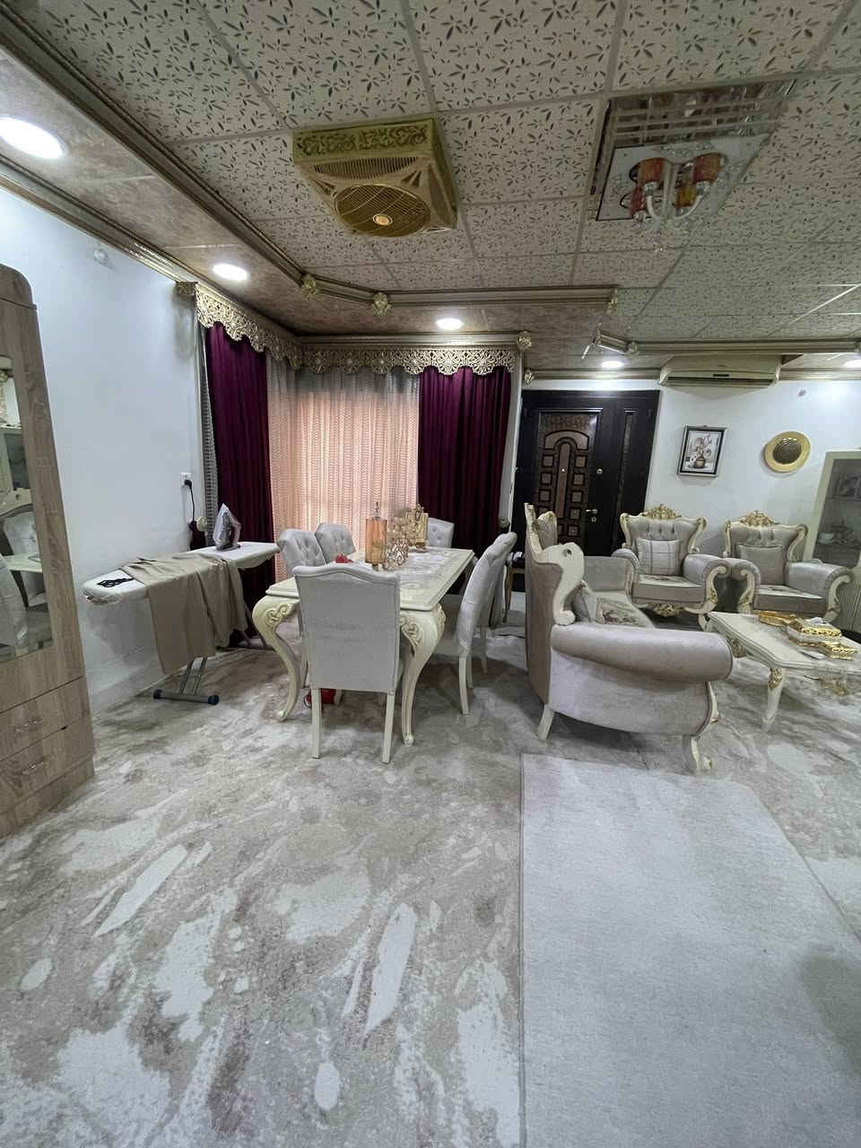 👈دار للبيع طابو ملك صرف بأسم شخص واحد

👈موقع الدار كركوك ساحة الاحتفالات قرب مجمع بيتك للتقسيط

👈مساحة الدار 200 متر واجه 10

👈الدار طابقين 
يحتوي الطابق الاول ع گراج سيارة واستقبال 
وصالة كبيرة جداً وغرفة نوم ومطبخ وصحيات

👈طابق ثاني 3 غرف نوم وصحيات مع بلكون 

👈سنة البنا 2010+ شارع 10 متر 

👈💵السعر ع الاتصال او مراسلة الصفحة💵

 1- 👈التعامل يكون مع صاحب العقار الشرعي👉
2- 🏛️المكتب  وسيط🤝 بين الطرفين 🤝
📝 ولحفظ الأجراءات  القانونية📝والتأكد من صحة العقار✋👈🏻 قبل تسليم اي مبلغ 💵بأشراف قانوني 👨🏻‍⚖️
🏛️🏛️🏛️🏛️🏛️🏛️🏛️🏛️🏛️🏛️🏛️🏛️🏛️
3- الرقم الخاص بالمكتب للأتصال ☎️***********☎️
🏢🏢🏢🏢🏢🏢🏢🏢🏢🏢
🟥4-موقع   المكتب كركوك حي الواسطي 
🛣️سايدين القديم  سايدين تكية سيد عواد مقابل شقق الغاز  ومجاور دكتورة سلوى البياتي 🏛️ومكتب برجس للعقار🏛️
♦️♦️♦️♦️♦️♦️♦️♦️♦️♦️♦️♦️♦️
 🏦🔑مكتب سُلطان العقار🔑 🏦 
 👨🏻‍💻✍🏻بأدراة أستاذ سيف ✍🏻👨🏻‍💻
 للأتصال ☎️***********☎️
🫶نستقبل جميع عروضاتكم السكنيه 🏛️والتجاريه🏢 ❤️في كركوك ❤️👈والترويج 📋لها عبر الصفحه الخاصة بالمكتب📋
🧑‍🚒للأستثمار والتطوير العقاري  🧑‍🚒
🤍معنا نحو الأفضل 🤍
المكتب مجاز من غرفة تجارة 🏛️
👨🏻‍⚖️ونتعامل بأشراف قانوني👨🏻‍⚖️

