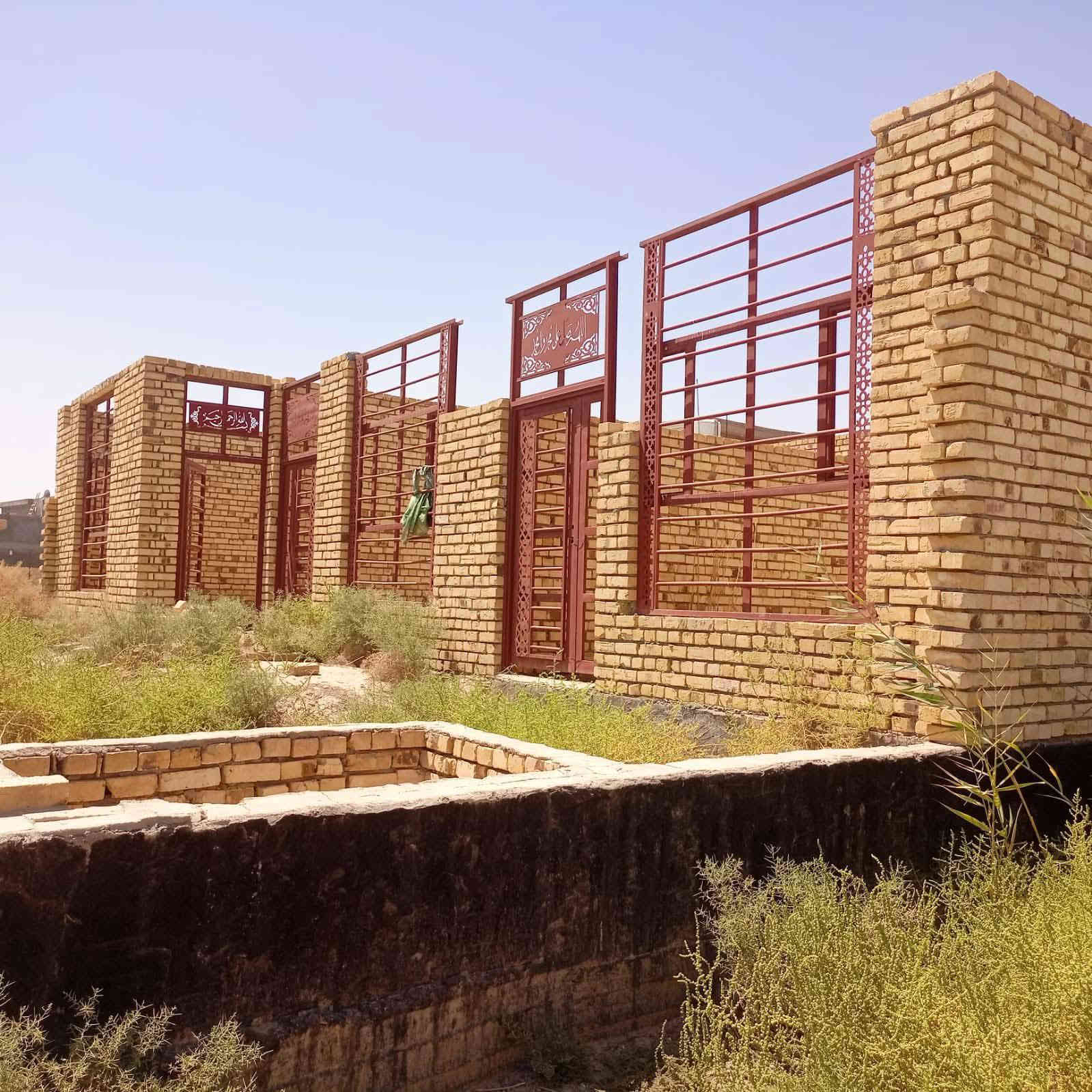 السلام عليكم دار هيكل غير مسقف مكان مميز جدا 
طابو زراعي سند 25 
بإسم صاحب الدار
العنوان /بابل المدحتيه العلاك خلف بانزين خانه العلاك
المساحة/٢٥٠
الواجهه /١٣/٥٠
النزال/١٧/٧٠
نوع البناء //طابوق درجه اولا
بوكس +بتلو +رباط
السعر/ 46وبيه مجال 
تفاصيل البيت غرفة نوم 2
استقبال +صاله +مطبخ +صحيات داخليه و خارجيه
خدمات كامله من ماء وكهرباء ومجاري خارجيه+تبليط قريب جداً 
للاستفسار
مراجعة مكتب دلالية وائل الهندي شارع 60 قرب سلوان ابو الكاشي مقابيل فرع علي قماره 
*********** وائل الهندي 
***********ابو علي
