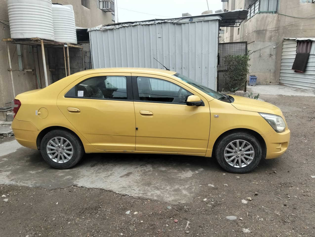 كوبلت 18باسمي رقم انكليزي للبيع او مراوس بخصوصي اوتماتيك ماشيه 145قابله للزياده بيها قطعتين بارد جاملغ السايق والخلفي  كيرومحرك مكفولات تدفئه تبريد بحاله جيده جدا السياره بالزعفرانيه هيئه ونقابه تاخذ صافيه تلفون ***********
معروضه 90$ وبيه مجال
