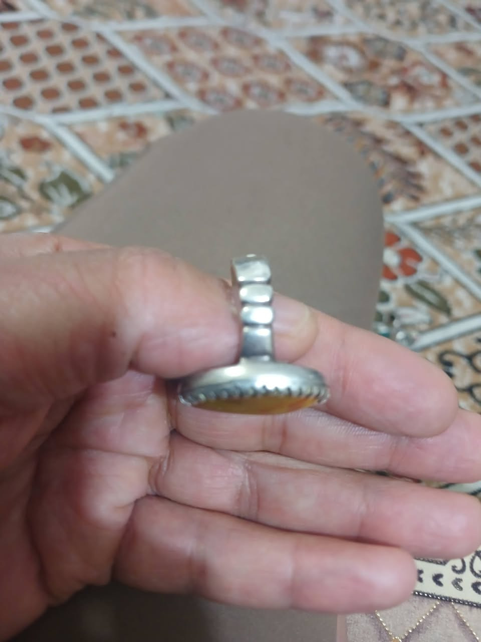 السلام عليكم .....
خاتم داودي قديم  .... حجرة اصلية قديمة ما مجروخة ...
.....وصياغة قديمة فضة 925


**إذا كنت صاحب هذا الإعلان وتريد حذفه لأي سبب، رجاءا أرسل رسالة إلى الدعم الفني**