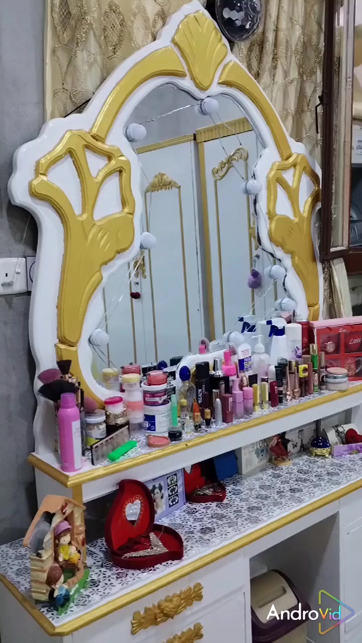 السلام عليكم غرفه اخشاب للبيع عراقي مصبوغ صبغ تركي القنصور خمس ابواب سعر 400 اتصل على هذا الرقم.  ***********
