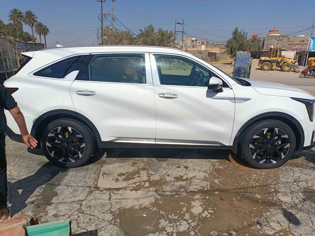 سورنتو 2024 بغداد L باسمي مداور ثاني يوم في اي مكان ، كامل مواصفات ما عدا البانوراما ضمان الدولية ماشية 37 الف السيارة مكفولة كفالة عامة ما عدا شخط ناعم في باب مقابل السائق في الاسفل ناعم طول 20 سم عدا السيارة مكفولة تفحص بالسونار ، رايدها 305 قفل  او مراوس بسيارة عالية مكفولة موديل مقارب  توسان ، سبورتج تويوتا راڤ او كروز لكن فرق بالسعر لان محتاج نقد وعندي التزامات ، المراسلة على الخاص او عن طريق الاتصال *********** / ***********
