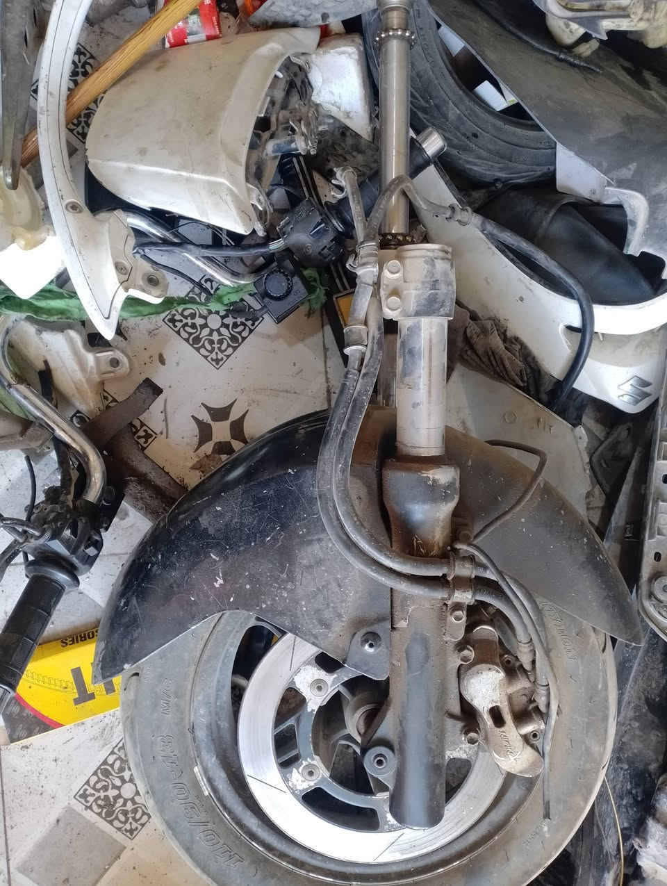 غراض تفصيق للبيع يرهمن عل فورزه وعل سكاي ولف 
ويل خلفي ويل امامي كامل هوه وسدر مالته 
كشن صانصله ودشبول الغراض كدام عينك وهاذه رقمي 
***********
