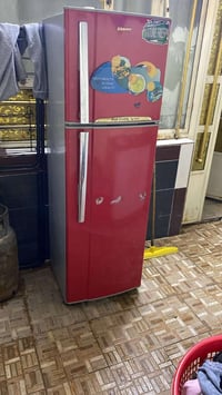 ثلاجة 14قدم نضيفه شغاله مبيهه اي عطل السعر 150مكاني الدورة للأستفسار ا...