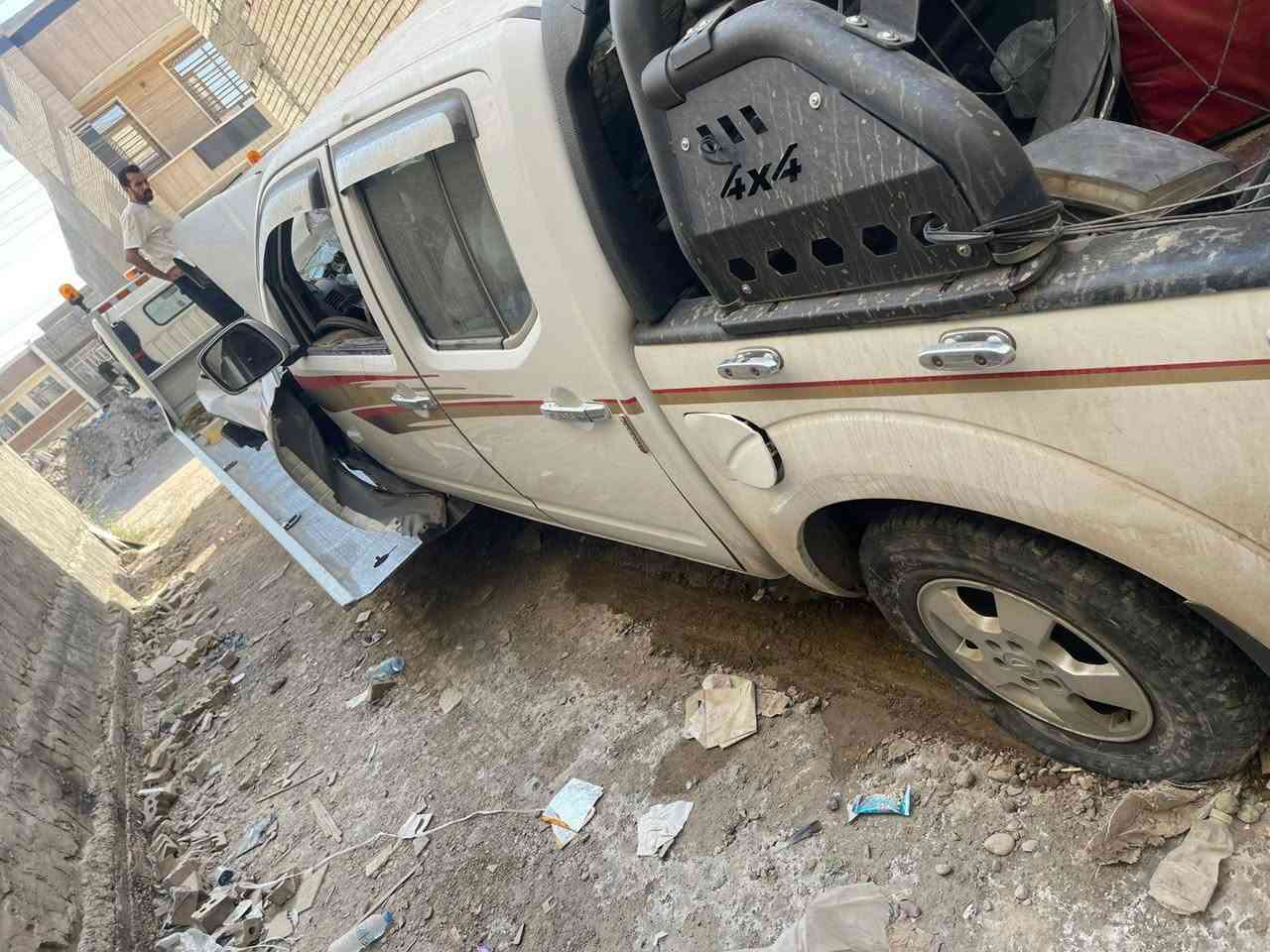 سلام عليكم 
بيكم نيفار موديل 2012
رقم واسط كير اوتو سابقاً مكفولة 
وحالياً بيها حادث وبيع على وضعهة 
محرك كير سليمان*********** بغداد, العراق
