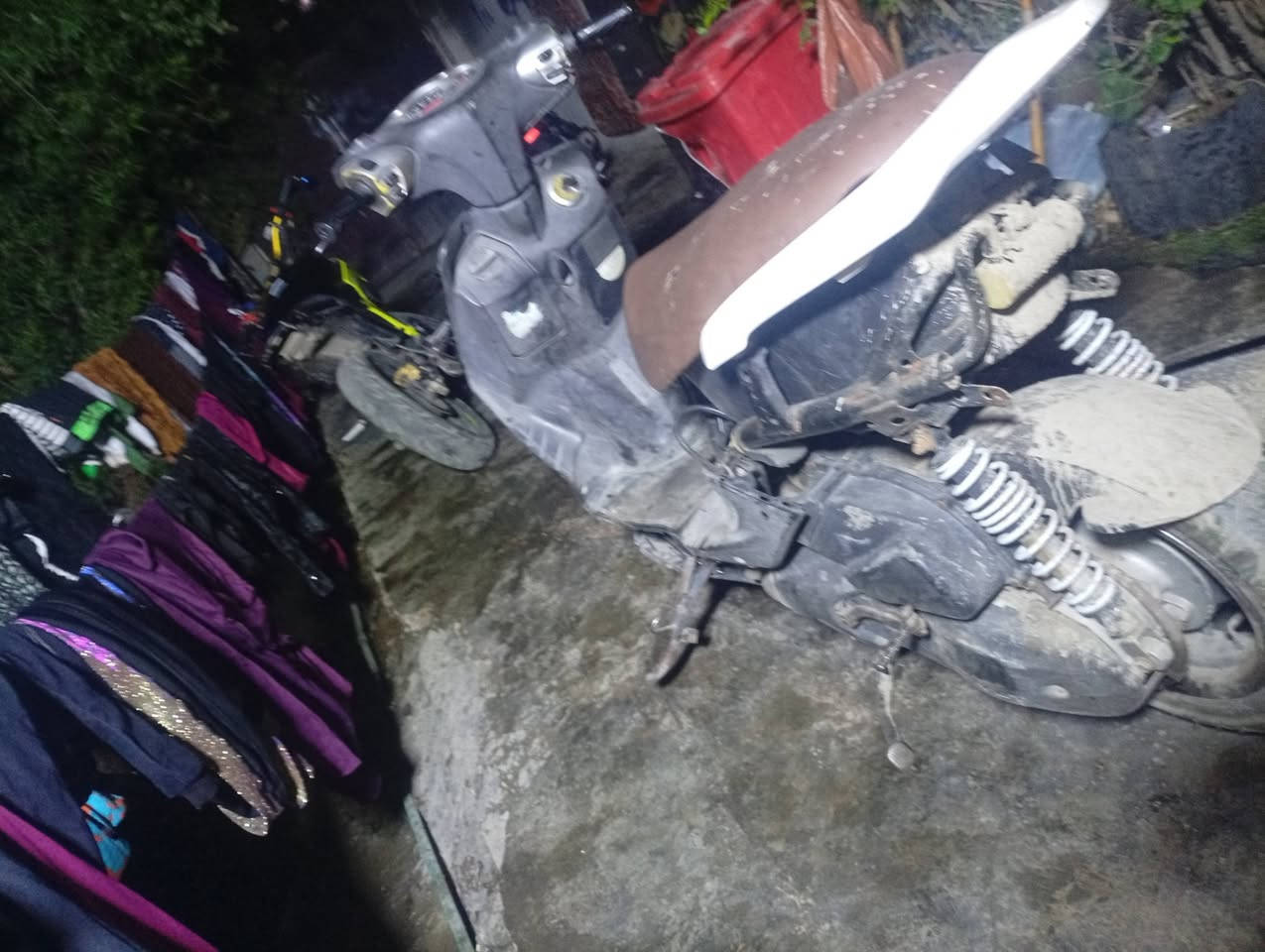 سلام عليكم دراجة للبيع سكنس نثية شغالة كاملة سلف وهندر ب300رقم***********
