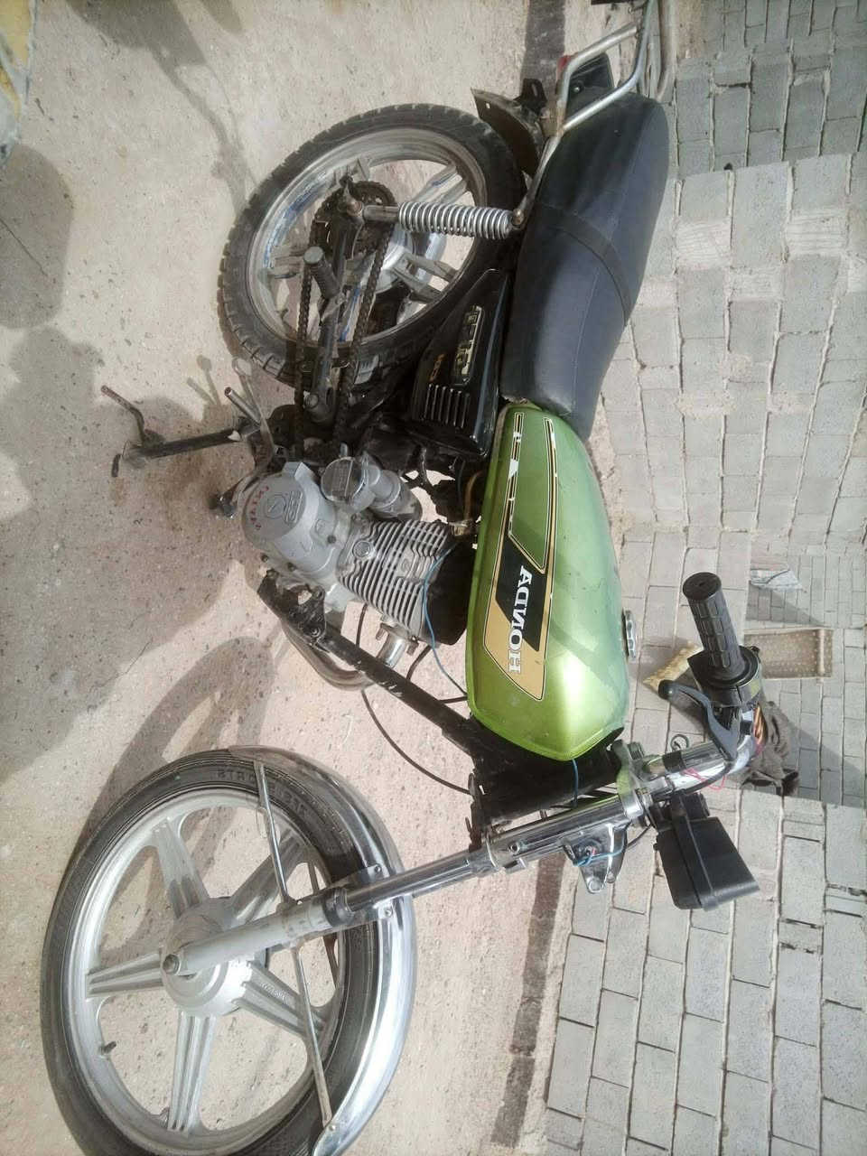 ايراني للبيع خمسه كير نقص بس ضفيره شغال من اول هندر تجي تاخذ اتراي تفحص السعر ٣٠٠  وبي مجال حك الجيه مستعجل عله بيعته بسب ضرف الشراي يتواصل خاص او يعلق


**إذا كنت صاحب هذا الإعلان وتريد حذفه لأي سبب، رجاءا أرسل رسالة إلى الدعم الفني**