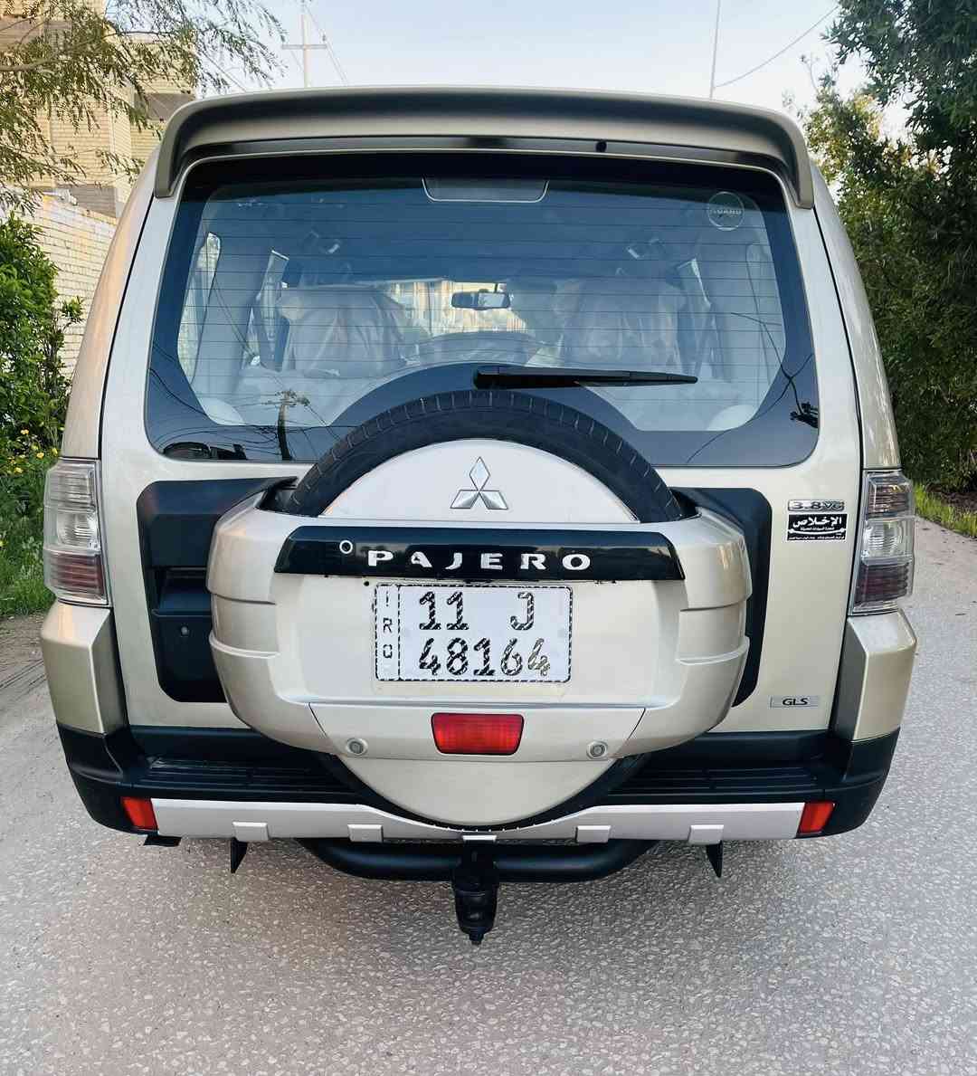 السلام عليكم / من رخصة الادمن 
مستيبوشي بايجيرو 2008 رقم بغداد بأسمي فول مواصفات ١/١ مكينة 3.8 صبغ نص قطعة فقط مكينة كير تبريد صدر تخم تاير السيارة جاهزة من كافة النواحي 
السعر 120 
للاستفسار ***********
