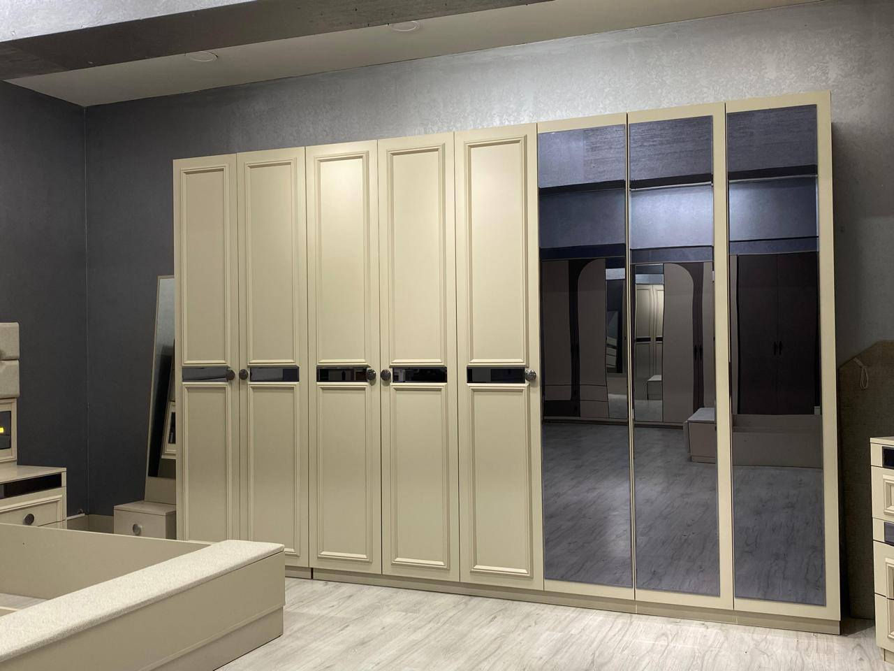 تم توفير غرفة النوم تركي بسعر مناسب جدا بكميه محدوده 🔥😍

بيجي مودرن 10 قطع 👆
سرير خزان
برغي وجوي حديد 
اضاءة مخفية بميز التواليت
قياسات الكنتور 258*230*55
كنتور إضافي 86*230*55
ميز تواليت 130*170*42
كوميدي 57
ارتفاع الراس العالي 140 )
   
التثبيت الحجز وتساب 
***********
