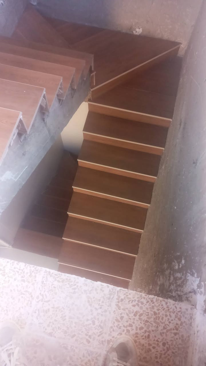 صفاف كاشي وبورسلين ارضي شغل هندسي وخبرة 30عام 
ابو عبدالله ***********
