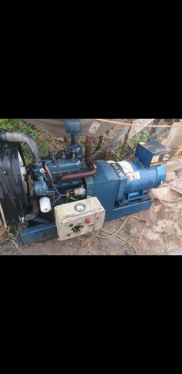 للبيع مولد كابوته نظيف جدا ٧ كي في ٣ بستم للاستفسار الاتصال ***********
