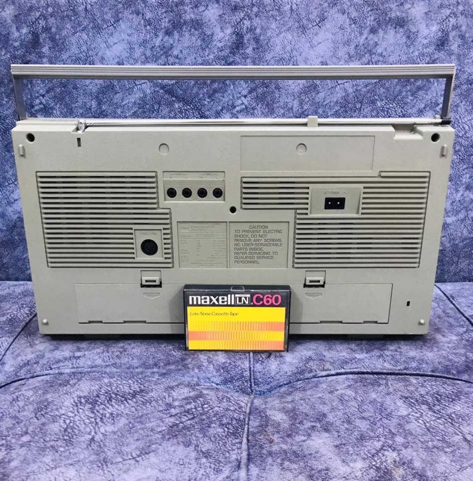للبيع 🔊🇯🇵
🎼TOSHIBA-RT-120 S -1982
نظافة الجاز 100 % لوك على شركة 
الجهاز صناعة اليابان 1982 🇯🇵
نظام راديو  FM-AM- MW- SW- LW
نظام  AUX  🔉🔉
كهرباء 220 V + بطاريات عدد 6 كبير 
للاستفسار اكثر مراسلة الصفحة 
وات ساب ***********
