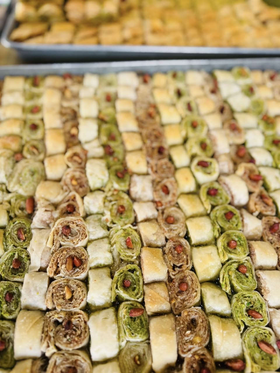 حياكم الله 
#كيك #بقلاوة #حلويات
توفر بقلاوه شقل مرتب ومناسب
بقلاوه ب3 الاف الكيلو
وتتوفر عدنا ب4
قالب كيك دبل ب5 فقط
يوجد خدمه توصيل داخل وخارج الشرقاط
***********
