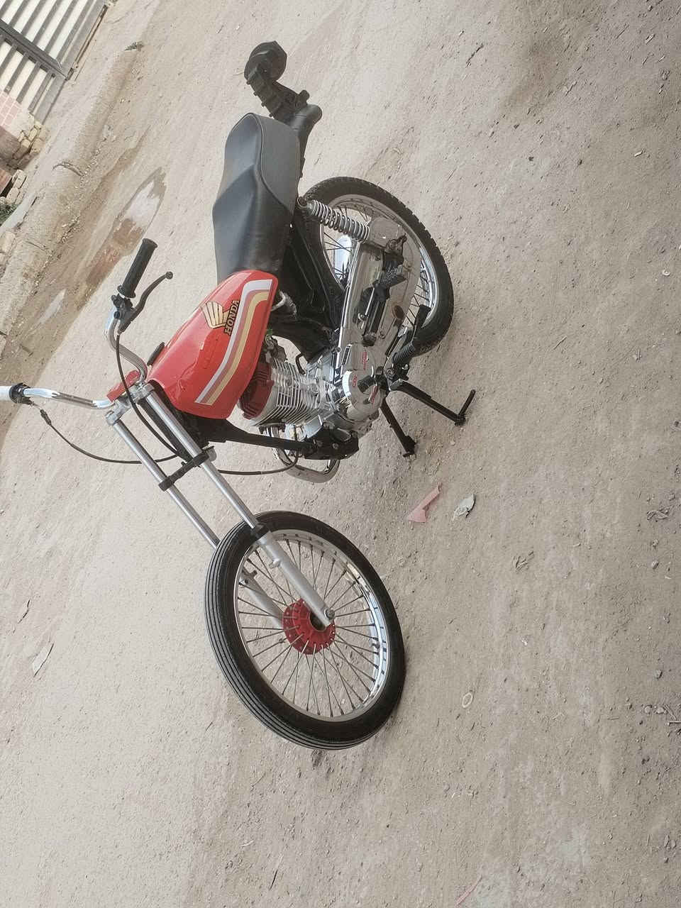 يابه نامه تيربو مديل 25 (كلك) مكينه مامفتوحه دراجه مانقصه شي شرط شلعه ومعدل 550والشراي ينتصل ويدلل ***********
