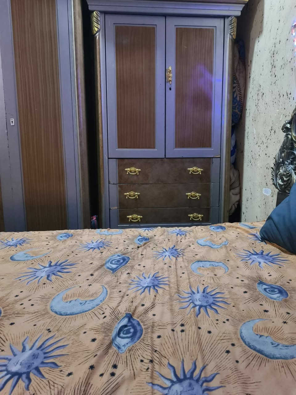 غرفه كويتيه ٧٠٠ بيها مجال 
نضيفه  وجدا حلوه


**إذا كنت صاحب هذا الإعلان وتريد حذفه لأي سبب، رجاءا أرسل رسالة إلى الدعم الفني**
