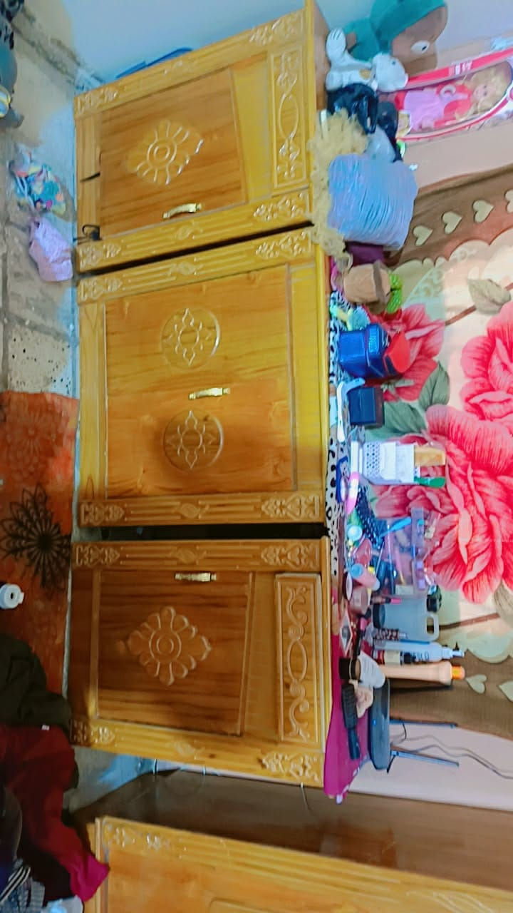 غرفة نوم  مستعمله سعر 900وبيها مجال بغداد  حي طارق شارع المدارس للاستفسار اتصل على الرقم ***********
