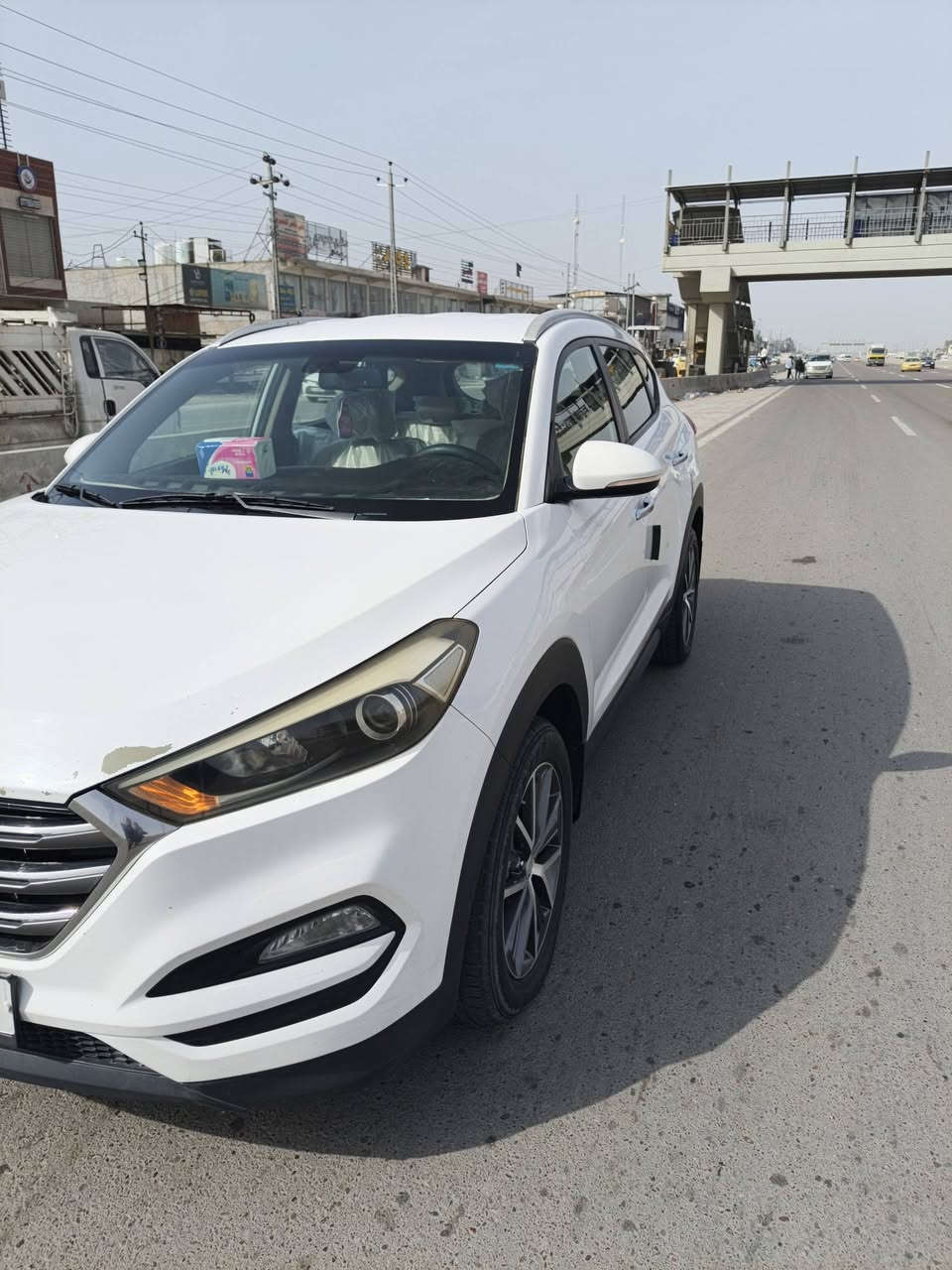 توسان 2016خليجي تحكمات استيىرن تبريد قطعتين لايت زنون حساسات أمامي خلفي شاشة بدون فتحة رقم إنكليزي بأسمي السيارة بيها حالوب للاستفسار الاتصال ***********العنوان بغداد
