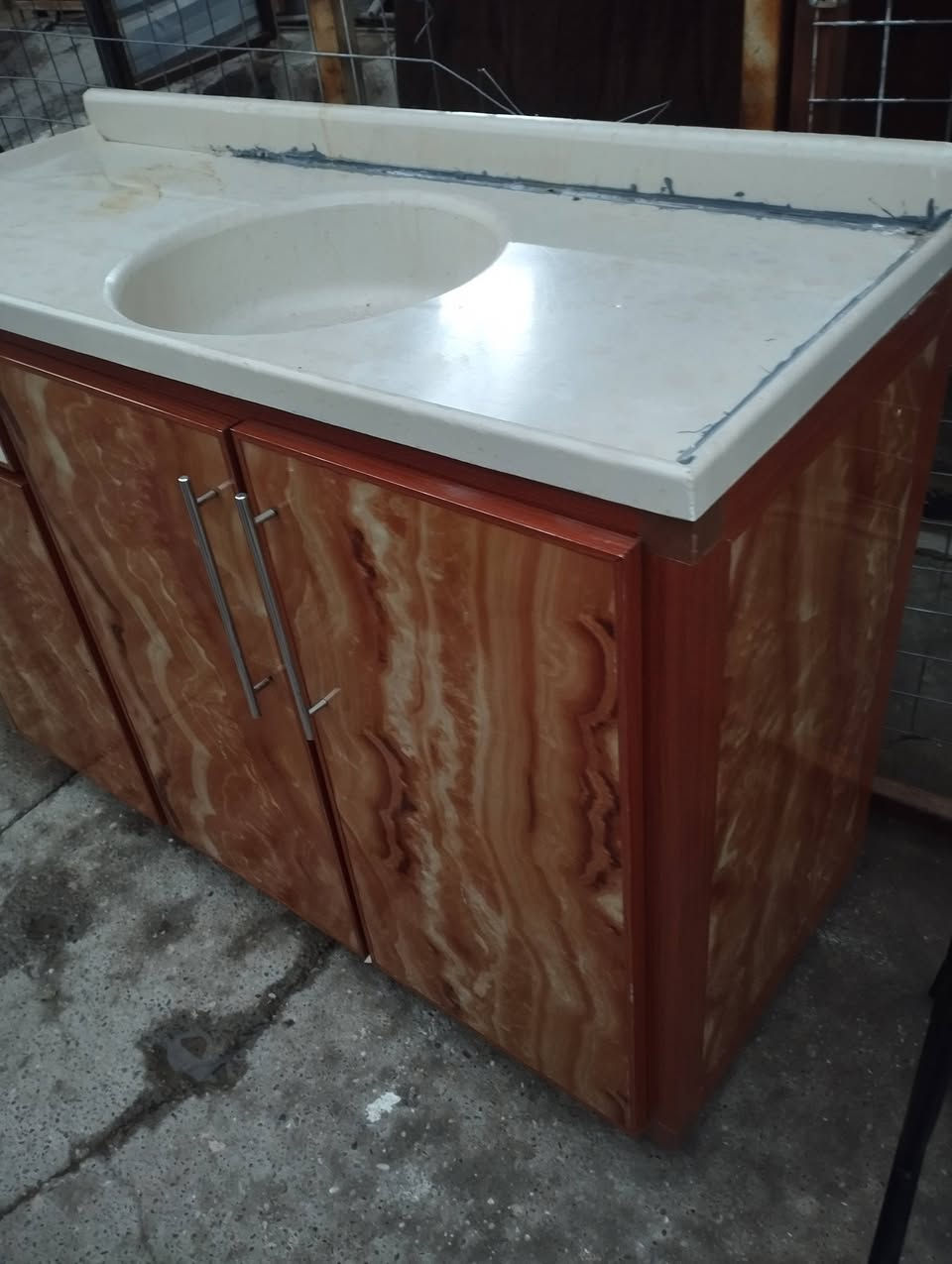 سنوكه للبيع اي عيب ما بيهن الشراي يخابر ***********
