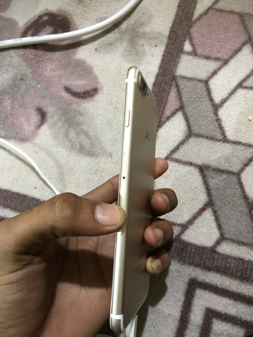 سلام عليكم شبابنه ايفون البيع سعر ٥٠مكاني الهرثه رقم ***********
