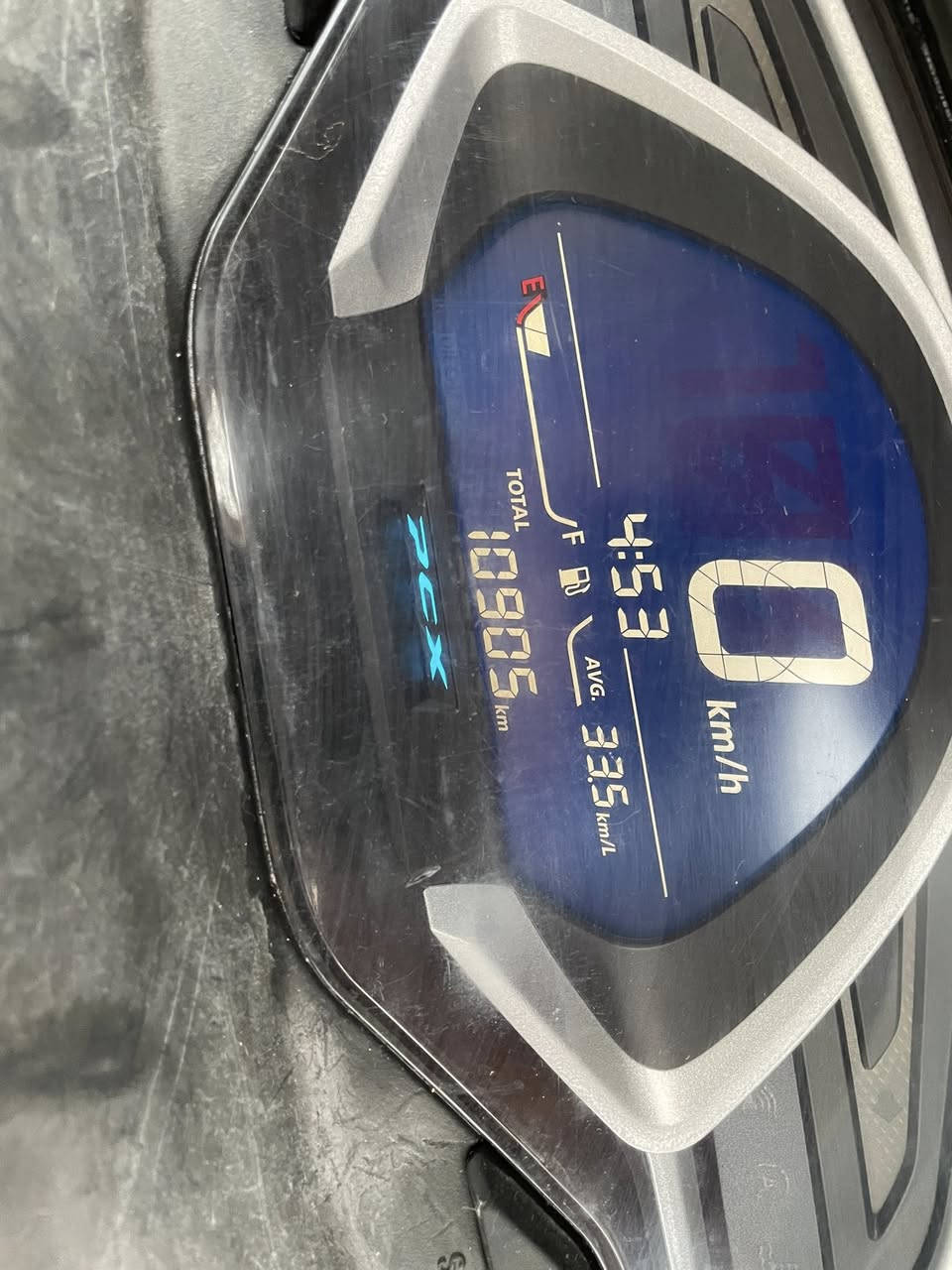 سلام عليكم 
PCX
جيل الثالث 
مكينة 150
بصمة 
حساس ازدحام 
دتفئة بل يدات 
ABSبل بريك مانع تزحلق 
ماشية 10905
دراجة كفالة عامة من مكينة وكفرات ودبلات شلعة وعدل 
نازلة من معرض حيدر طارش 
اوراقهة موجودة وحتة كتلوكات 
الشركة بيهة 
سعر خاص لن يكسرون بيهة 
مكاني شارع الكفاح او سبع ابكار 
***********
