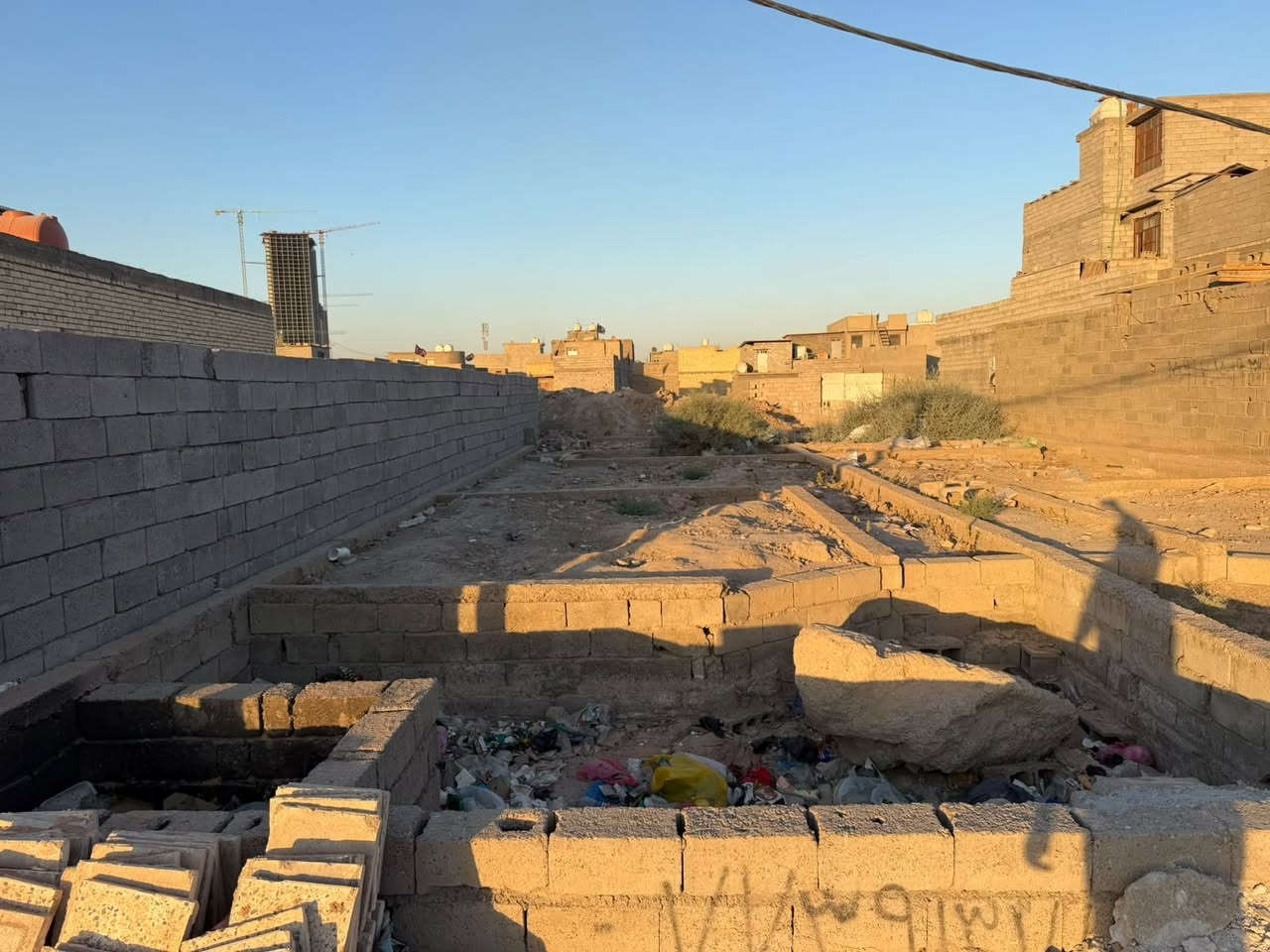 سلام عليكم يوجد قطعت ارض في منطقت الزعفرانيه..شارع معمل الغاز خلف الملعب..زراعي حي رحمه خلف سياج الامن الوطني صنف عقد الكاع 117  المنطقة كامله خدماته مي وكهرباء الاستفسار ***********
