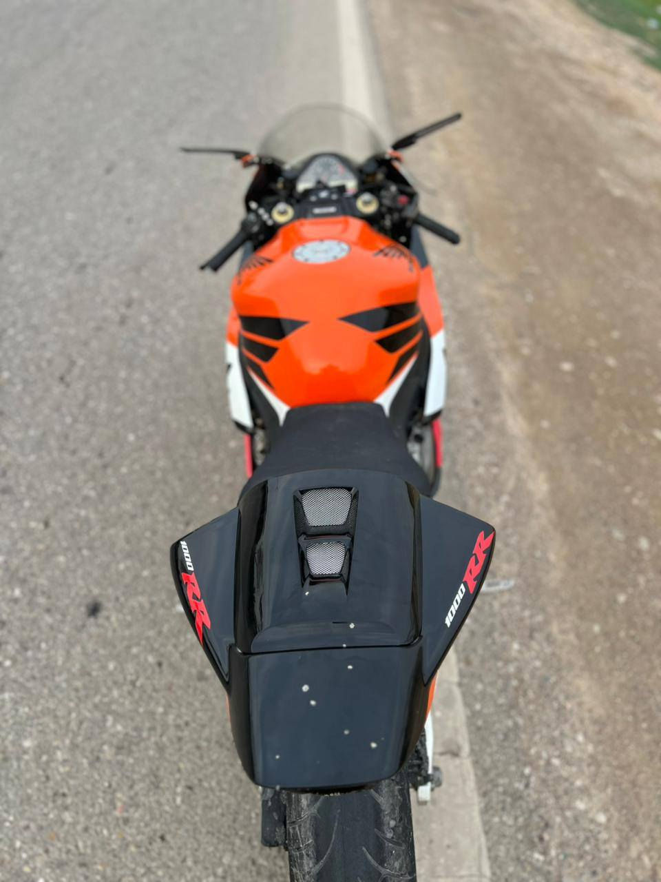 سلام عليكم دراجه هونده ياباني rr1000
كفاله عامه مكفوله حته من الشخط
شراي تجي تفحص وبيك خير وتدلل
سعر الدراجه 33 وبيها مجال مكاني ديالى بعقوبه
علماً الدراجه اوراق ما مرقم
***********
