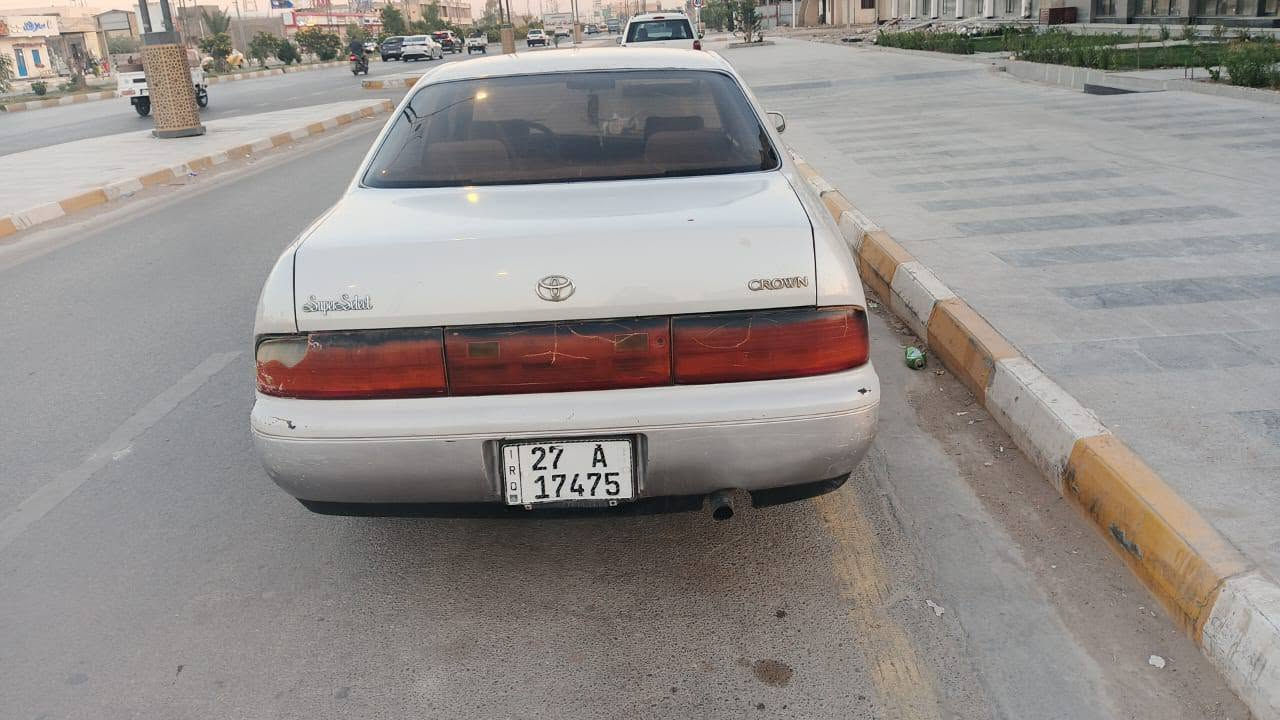 سلام عليكم سياره البيع كير ومكينه مكفولات كشر نضيف مابيها ضربه حداديه جديده سعر 47 وبيها مجال ناصريه مركز رقم الهاتف ***********
