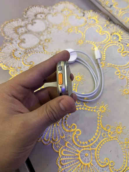 السلام عليكم عندي ساعة ابل الترا 1 
بطارية 91 ذكرته 32 بدون ملحقات 
بس كيبل اصلي حجم 49 شخط واحد
ما بيه نضافه 100/100 مكاني بغداد 
السعر 450 قفل من الخير الهاتف 
***********
