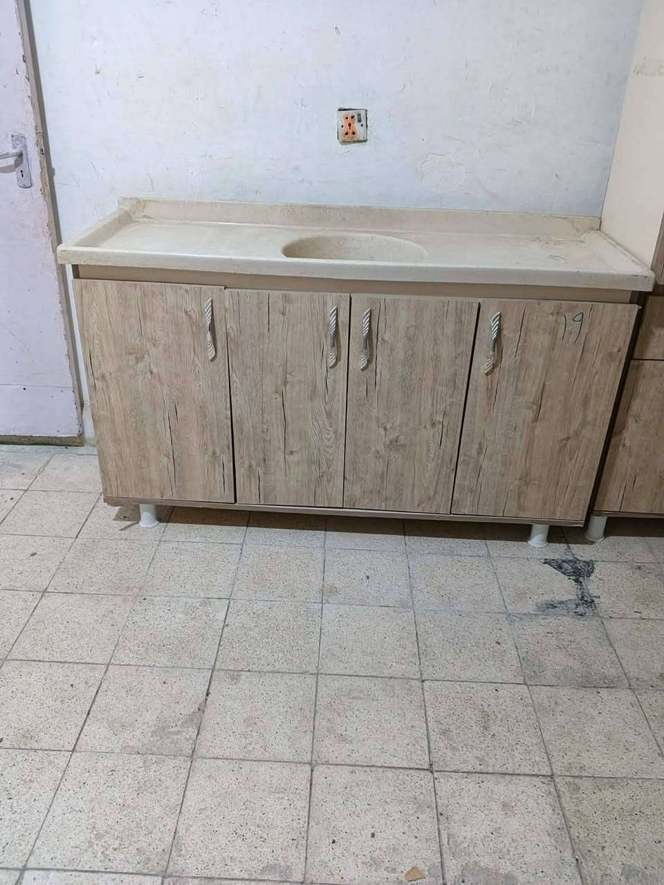 كاونترات باله تركي شغل درجه اولى موديلات حديثه مابيهن اي ضرر  كاونتر ٢ونص متر ويا سنك متر ونص مرمر .ديوانيه .الاسكان .مقابل المعهد التقني ***********
