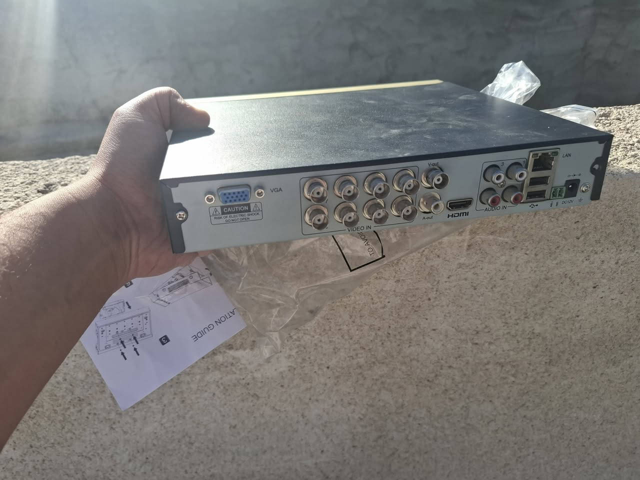 السلام عليكم كامرات مع كامل ملحقاتهن للبيع قيم بليرضي الله بيه جديد وبي  مستعمل  بغداد الاعظميه ***********
